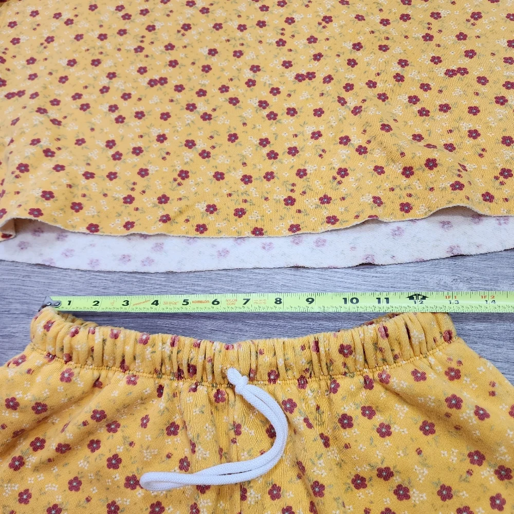 2 Pc COLSIE Yellow Red Flower Cut Off Cropped Sweatshirt & Sweat Shorts - Picture 10 of 13